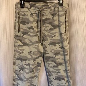 American eagle camouflage cargo pants
